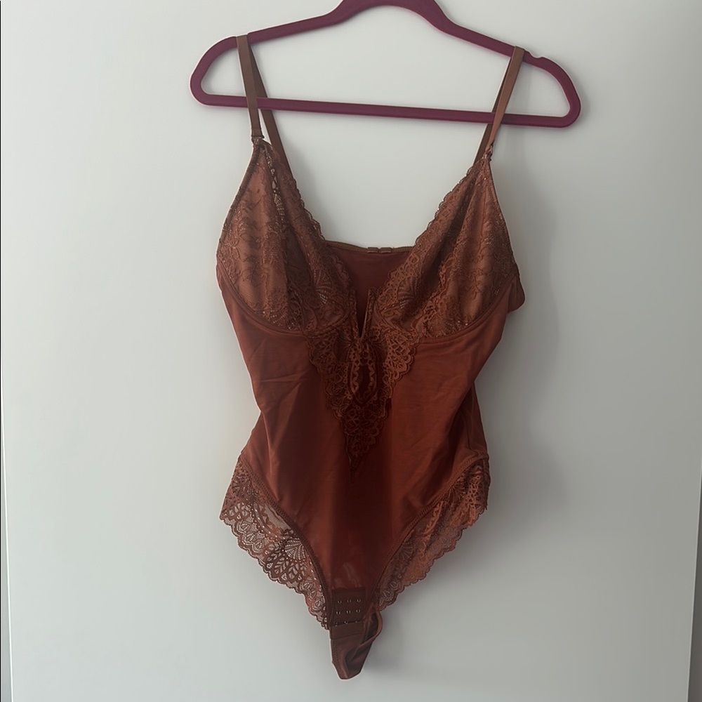 NWT popilush Chic Brown Lace Bodysuit